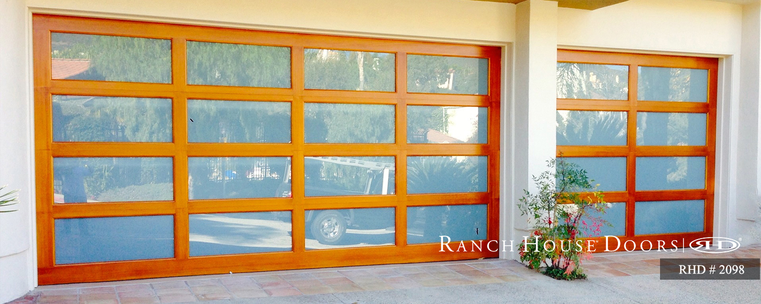 This is an image of a modern garage door in Ladera Ranch, CA.