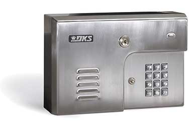 This is an image of a Doorking 1812 wall mount gate keypad.