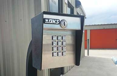 This is an image of a Doorking automatic gate keypad system.